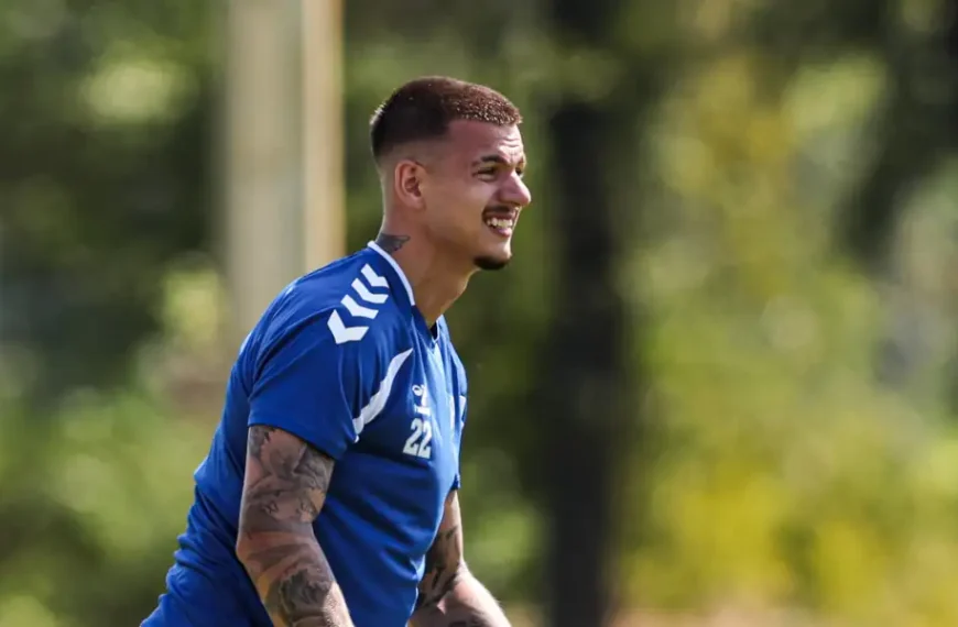 Nach 17 Toren beim FC im Fokus: Stürmer trifft Transfer-Entscheidung!
