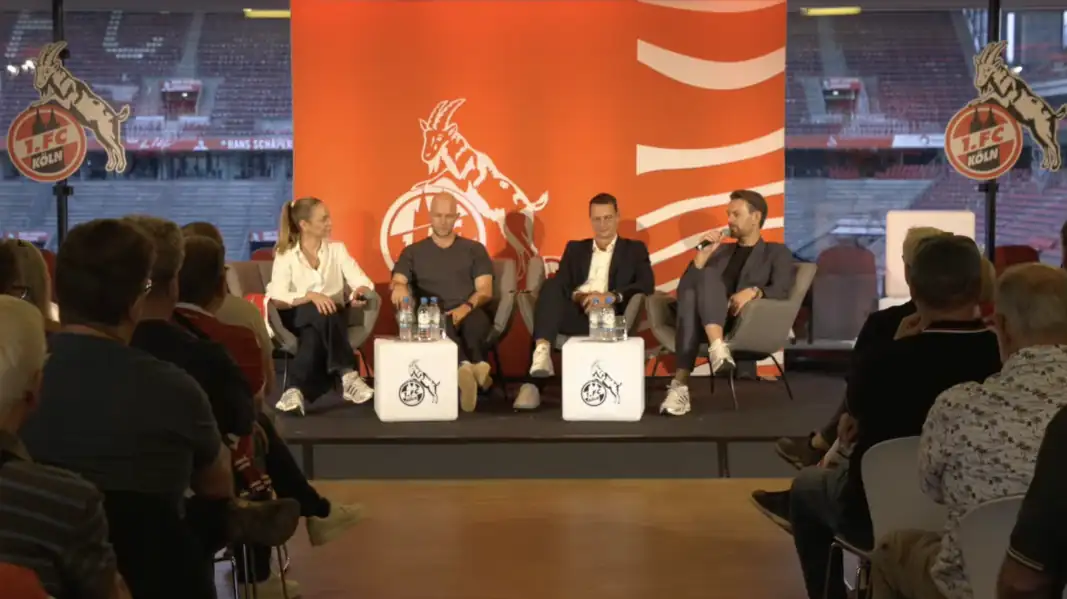Lil Zercher, René Wagner, Ulf Sobek und Thomas Kessler auf dem Mitgliederstammtisch. (Foto: 1. FC Köln)
