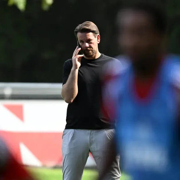 „Gehört zum Geschäft“: Drei Wochen, drei Transfers – macht’s der FC wie der HSV?
