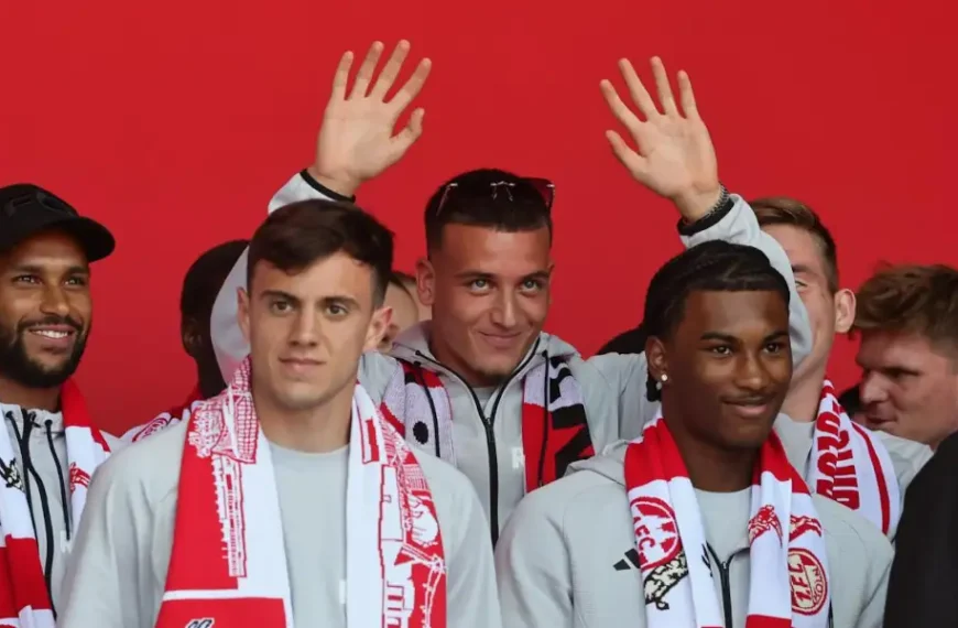 „Seid Ihr für diese Saison bereit?“ Fans feiern El Mala und den FC
