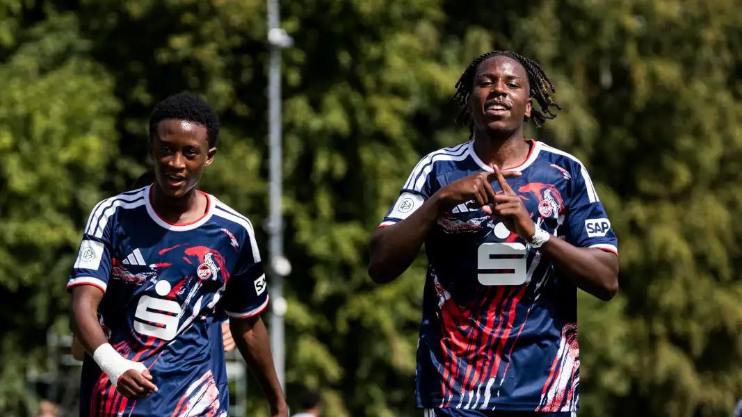Der FC bejubelt zum 3:0 durch Isaiah Amani Izuagie gegen Sandhausen. (Foto: IMAGO / Beautiful Sports)