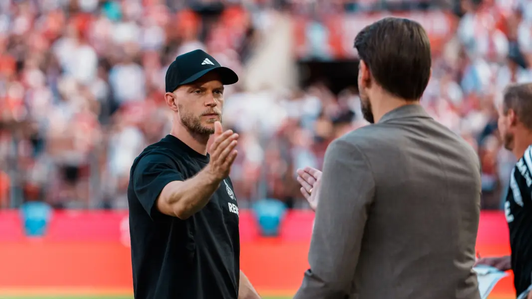 René Wagner mit Sportboss Thomas Kessler. (Foto: IMAGO / STEINSIEK.CH)