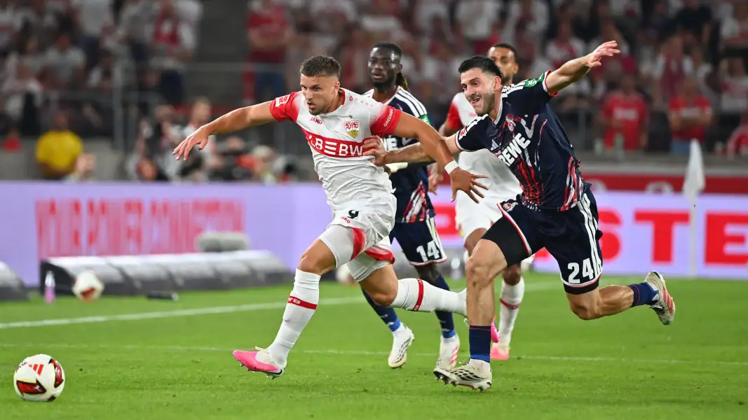 Luka Lochoshvili lässt sich von Demirovic abhängen. (Foto: IMAGO / Sven Simon)