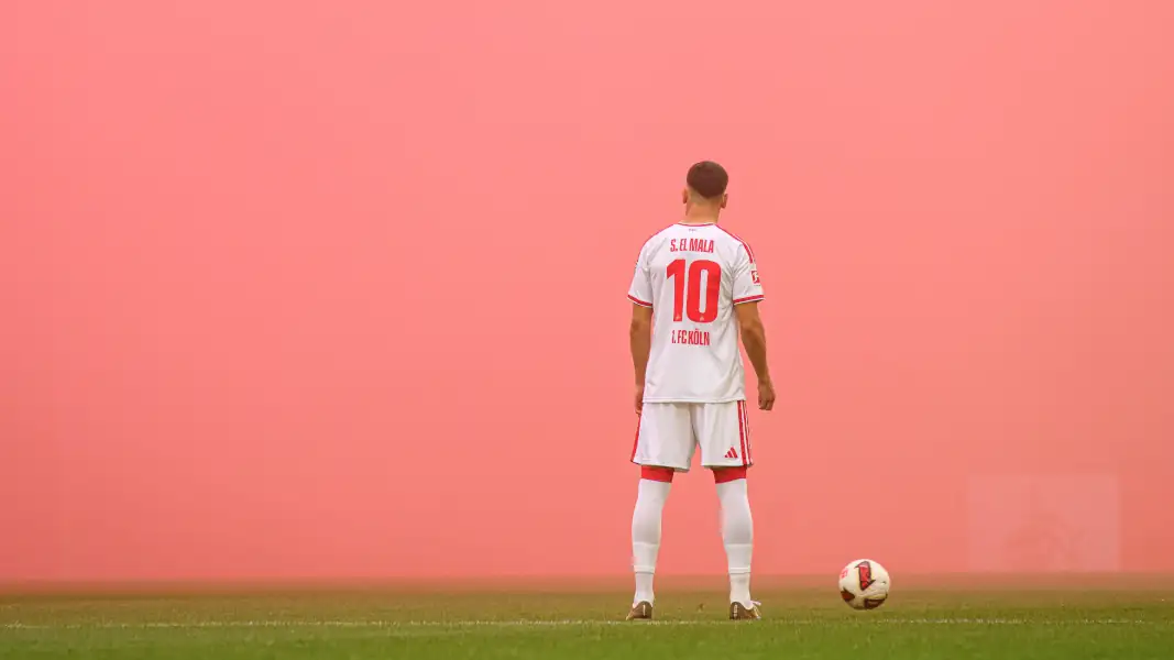 Said El Mala im roten Nebel von Müngersdorf. (Foto: IMAGO / Vitalii Kliuiev)