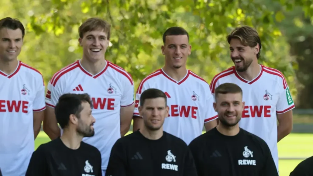 Direkt neben Top-Star Said El Mala: Imad Rondic ist zurück auf dem Mannschaftsfoto des 1. FC Köln. (Foto: Bucco)