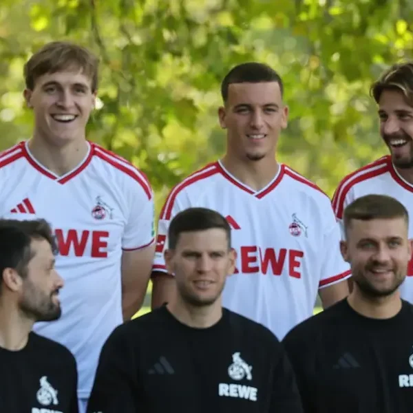 Zurück auf Teamfoto: 18 Änderungen, eine Gewissheit – letzte Transfer-Chance passé