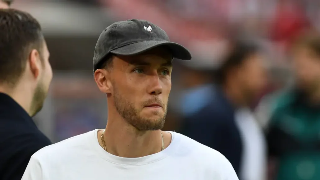 Luca Waldschmidt war gegen Bremen nur Zuschauer. (Foto: IMAGO / DeFodi Images)
