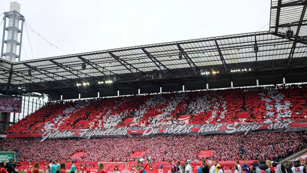 Choreo im 100. Bundesliga-Duell der Fans des 1. FC Köln