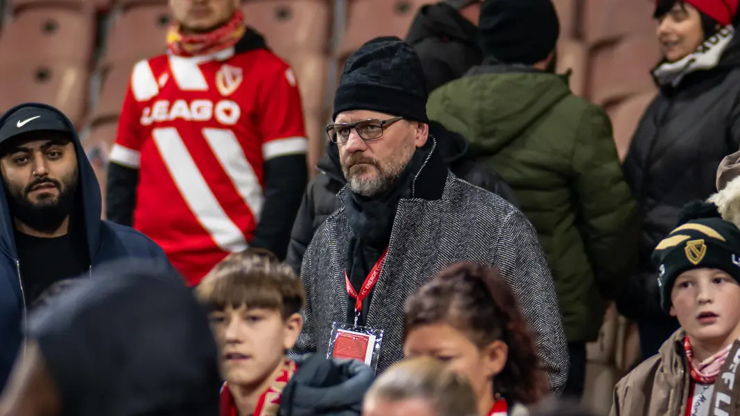Unterwegs in den Stadien: Steffen Baumgart war am Dienstag in Köln, am Freitag in Cottbus (im Bild) und will am Sonntag auch an der Alten Försterei auf der Tribüne sitzen. (Foto: IMAGO / Matthias Koch)