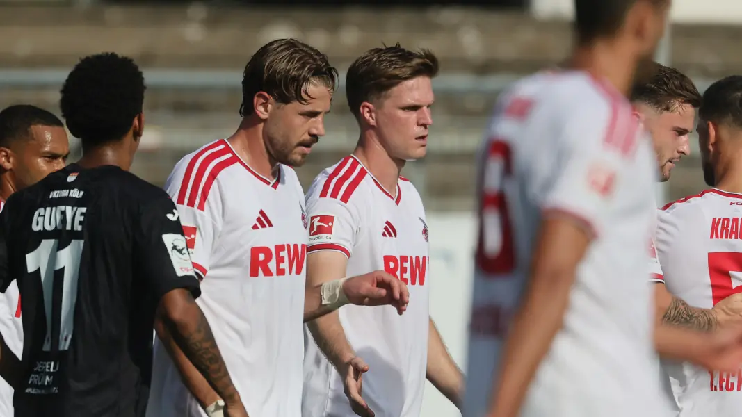 Marius Bülter (M.) traf gegen Viktoria Köln zum 2:2. Imad Rondic sammelte Spielpraxis. (Foto: Bucco)
