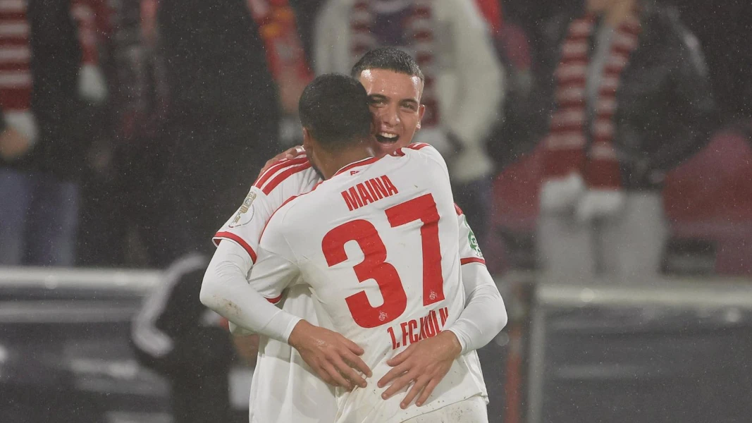 Sie herzten sich am Dienstagabend nicht nur einmal: Said El Mala und Linton Maina. (Foto: Bucco)