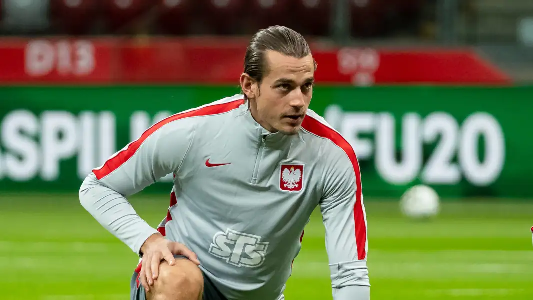 Jakub Kaminski verletzte sich bei der polnischen Nationalmannschaft. (Foto: IMAGO / NurPhoto)