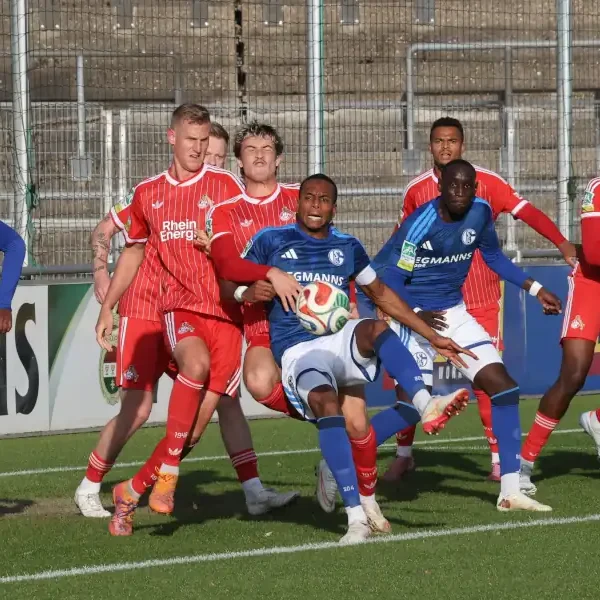 Zwei Verletzungen: Aber FC zeigt es den Profis und siegt auf Schalke!