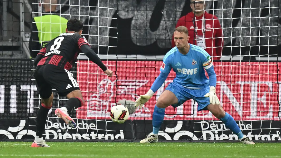 Marvin Schwäbe hielt in Frankfurt, was zu halten war. (Foto: IMAGO / Jan Huebner)